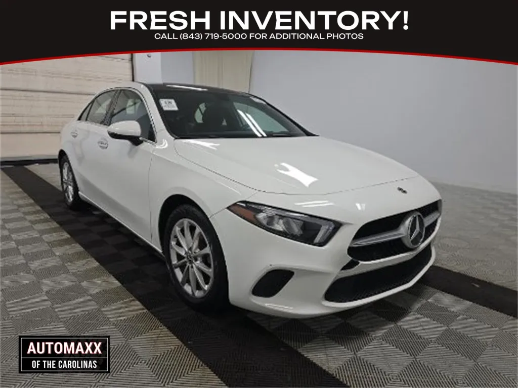 2022 Mercedes-Benz A-Class A220's photo