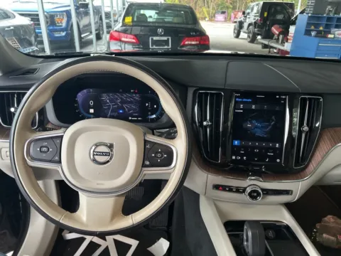 More photos of 2022 Volvo XC60 B5 Momentum at Automaxx of the Carolinas, SC