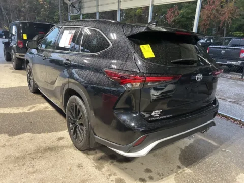 More photos of 2024 Toyota Highlander XSE at Automaxx of the Carolinas, SC