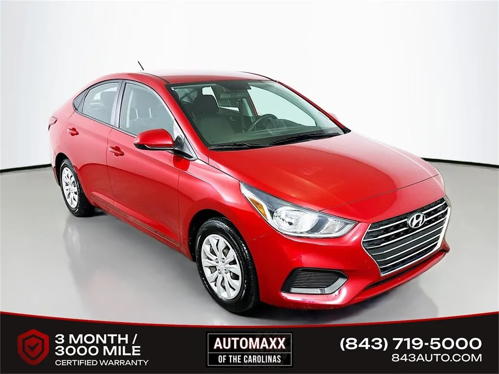 2022 Hyundai Accent SE's photo