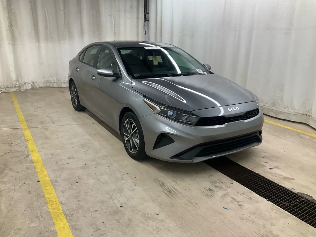 2024 Kia Forte LXS's photo