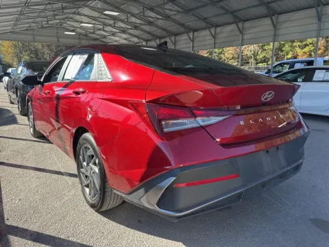 More photos of 2024 Hyundai Elantra SEL at Automaxx of the Carolinas, SC