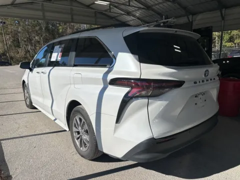 More photos of 2024 Toyota Sienna XLE at Automaxx of the Carolinas, SC