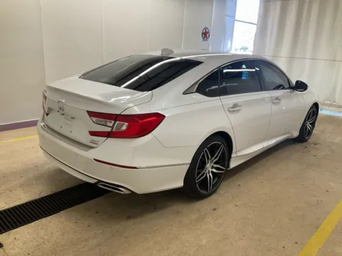 More photos of 2022 Honda Accord Touring 2.0T at Automaxx of the Carolinas, SC