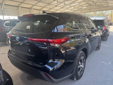 Another view of 2021 Toyota Highlander Hybrid XLE for sale in Summerville, SC at Automaxx of the Carolinas