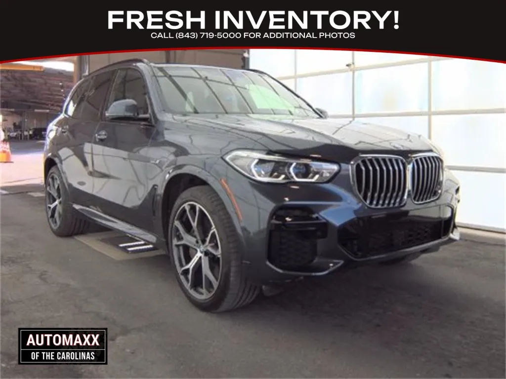 2022 BMW X5 45e's photo