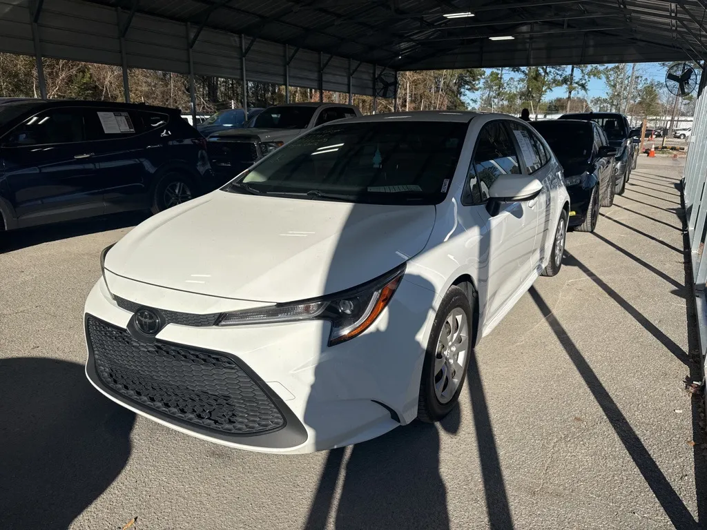 White 2020 Toyota Corolla LE for sale in Summerville, SC