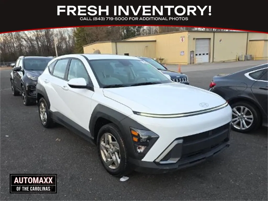 White 2024 Hyundai Kona SE for sale in Summerville, SC