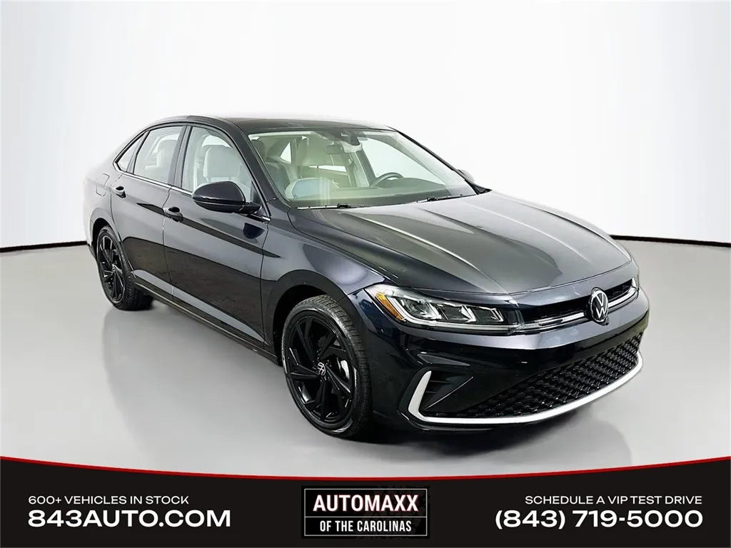 2025 Volkswagen Jetta SE's photo