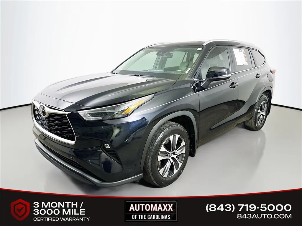 2024 Toyota Highlander XLE's photo
