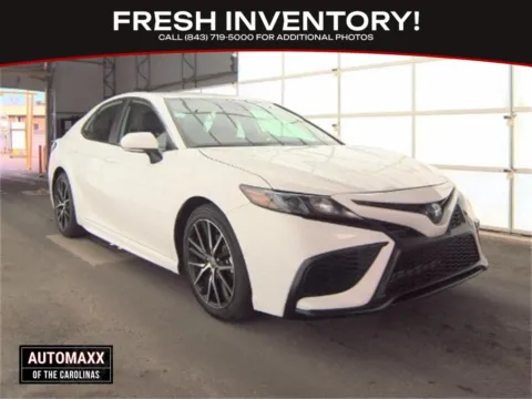 White 2024 Toyota Camry SE for sale in Summerville, SC