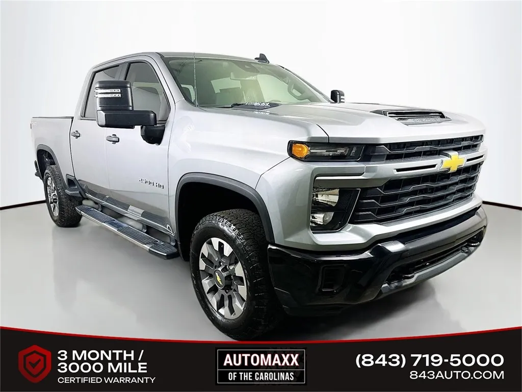 2024 Chevrolet Silverado HD Custom's photo