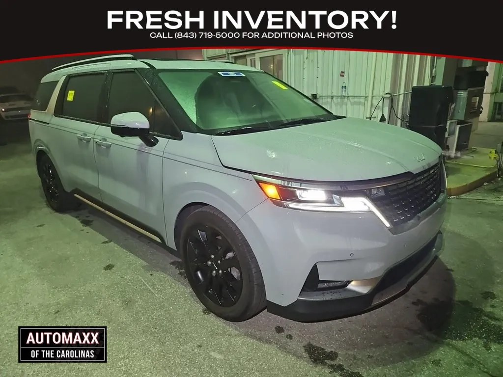 Silver 2022 Kia Carnival SX Prestige for sale in Summerville, SC