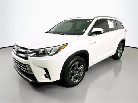 Another view of 2019 Toyota Highlander Hybrid Limited Platinum for sale in Summerville, SC at Automaxx of the Carolinas