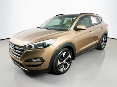 Another view of 2016 Hyundai Tucson Limited for sale in Summerville, SC at Automaxx of the Carolinas