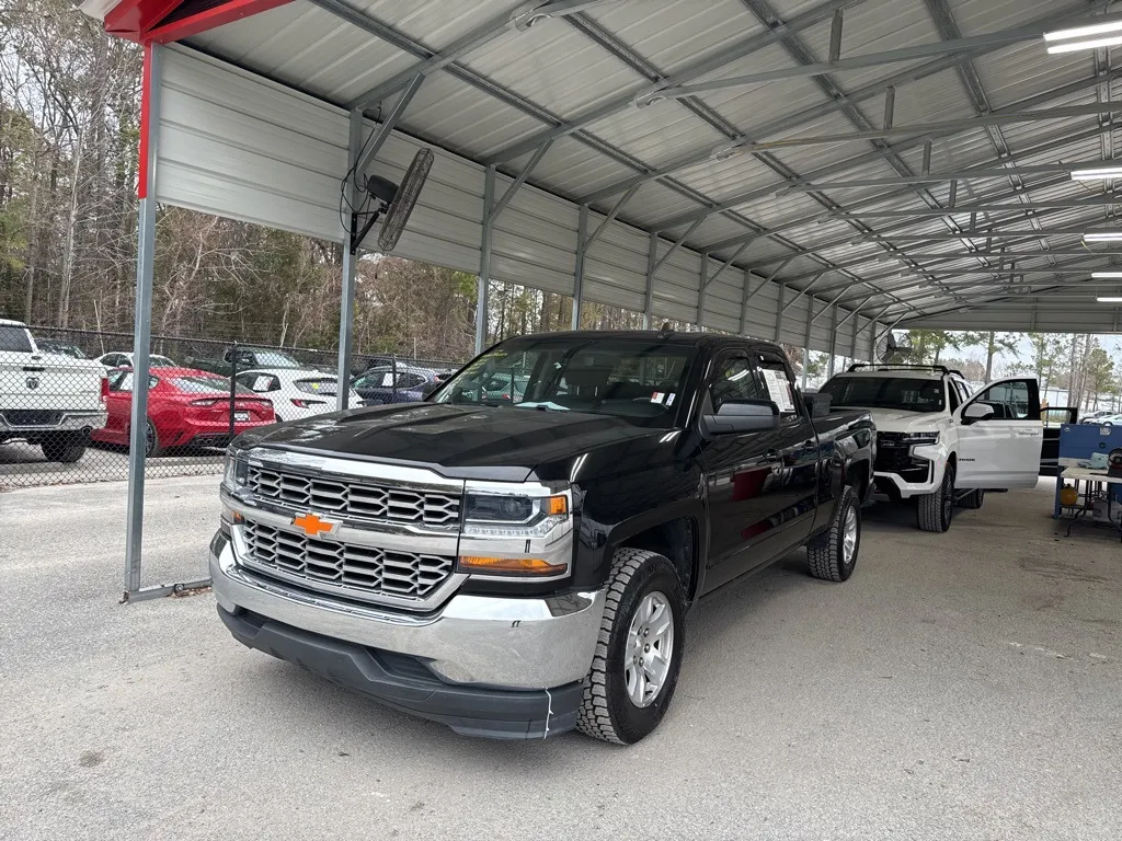 Black 2018 Chevrolet Silverado 1500 LT for sale in Summerville, SC