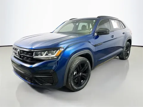 Another view of 2022 Volkswagen Atlas Cross Sport 2.0T SEL R-Line for sale in Summerville, SC at Automaxx of the Carolinas