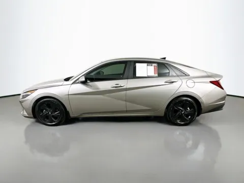 More photos of 2023 Hyundai Elantra SEL at Automaxx of the Carolinas, SC