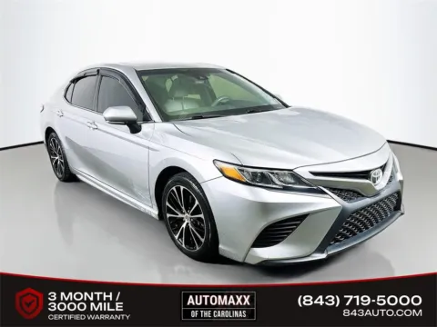 Silver 2018 Toyota Camry SE for sale in Summerville, SC