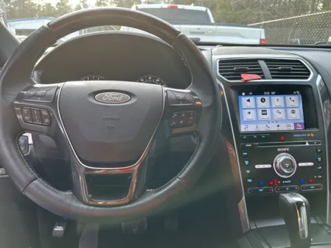 More photos of 2017 Ford Explorer Platinum at Automaxx of the Carolinas, SC