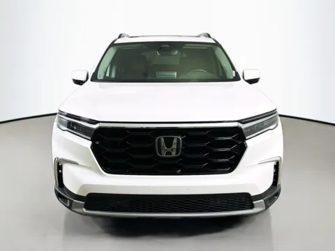 Photos of 2024 Honda Pilot Touring for sale in Summerville, SC at Automaxx of the Carolinas