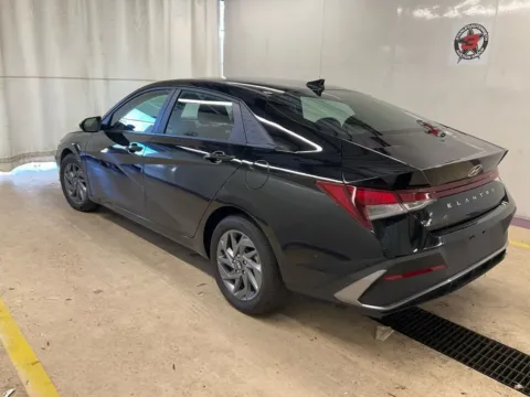 More photos of 2024 Hyundai Elantra SEL at Automaxx of the Carolinas, SC