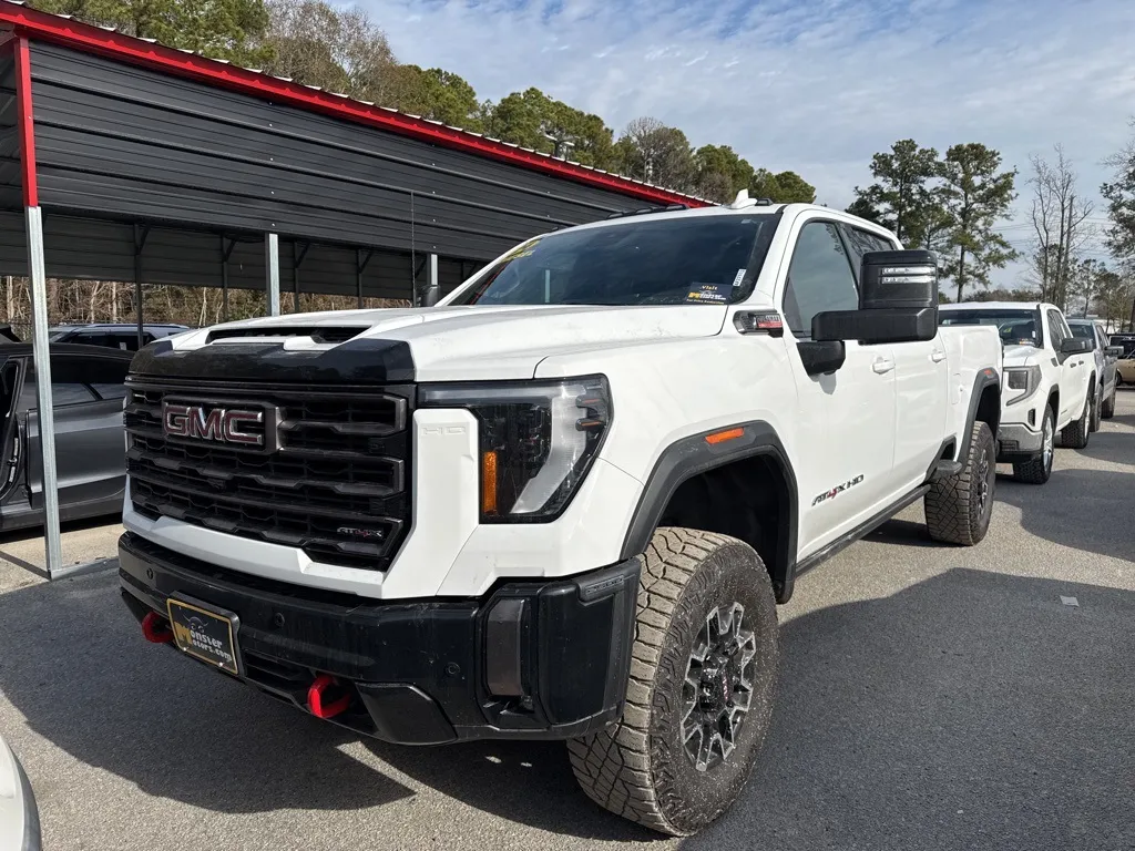 White 2024 GMC Sierra 2500HD AT4X for sale in Summerville, SC