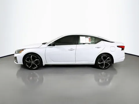 More photos of 2023 Nissan Altima 2.5 SR at Automaxx of the Carolinas, SC