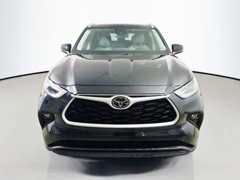Photos of 2024 Toyota Highlander XLE for sale in Summerville, SC at Automaxx of the Carolinas