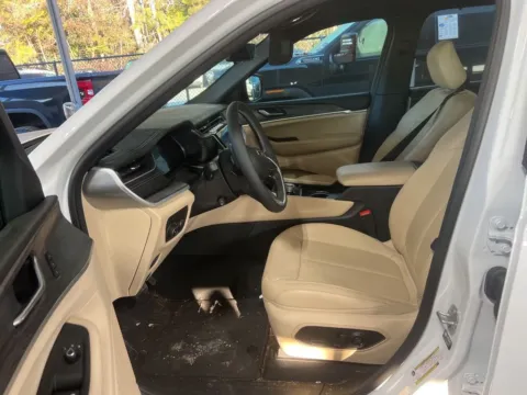 More photos of 2024 Jeep Grand Cherokee L Limited at Automaxx of the Carolinas, SC