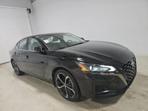 Black 2023 Nissan Altima 2.5 SR for sale in Summerville, SC