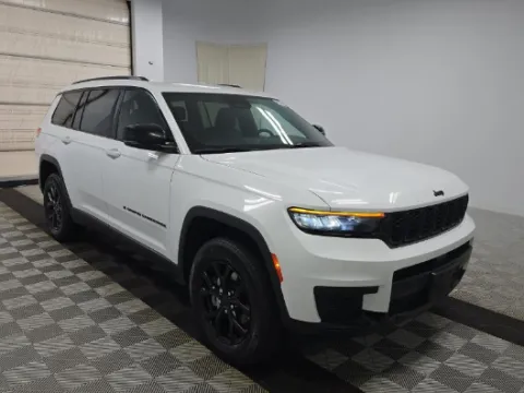 White 2024 Jeep Grand Cherokee L Altitude for sale in Summerville, SC