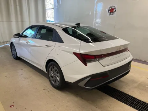More photos of 2024 Hyundai Elantra SEL at Automaxx of the Carolinas, SC
