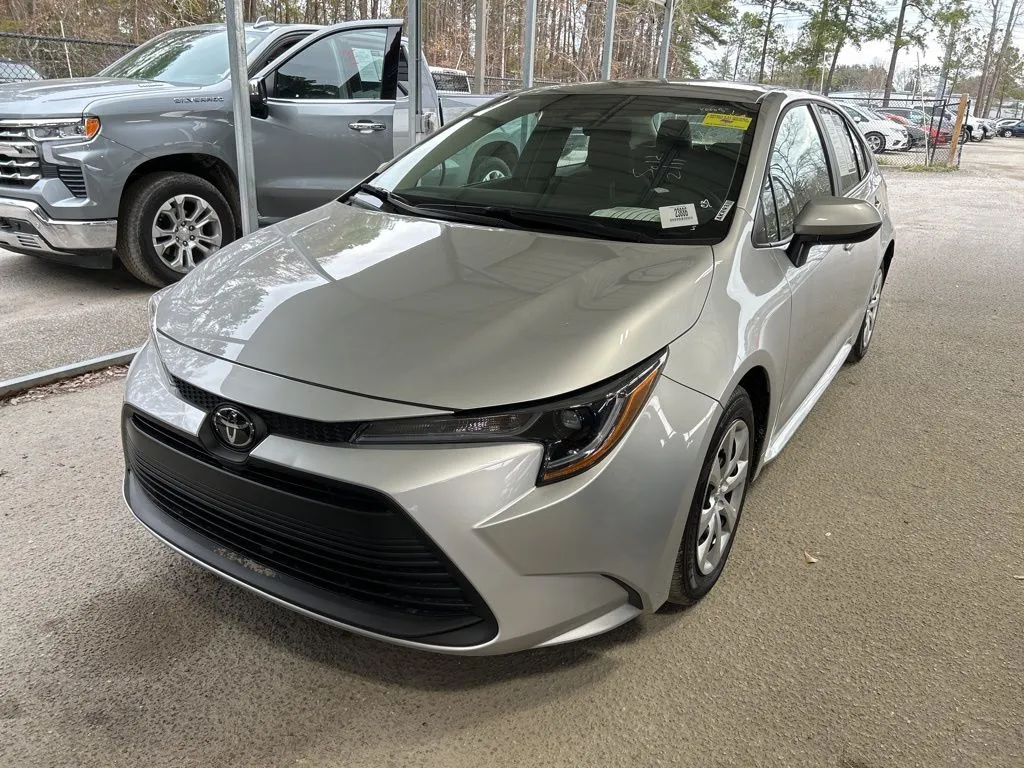2025 Toyota Corolla LE