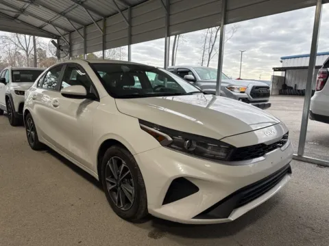 White 2024 Kia Forte LXS for sale in Summerville, SC