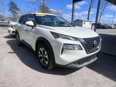 White 2022 Nissan Rogue SV for sale in Summerville, SC