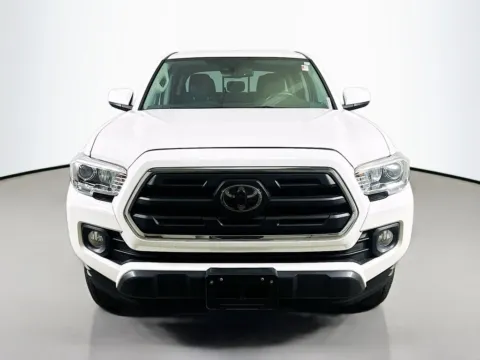 Photos of 2018 Toyota Tacoma SR5 for sale in Summerville, SC at Automaxx of the Carolinas