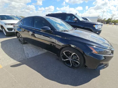 Black 2024 Nissan Altima 2.5 SR for sale in Summerville, SC