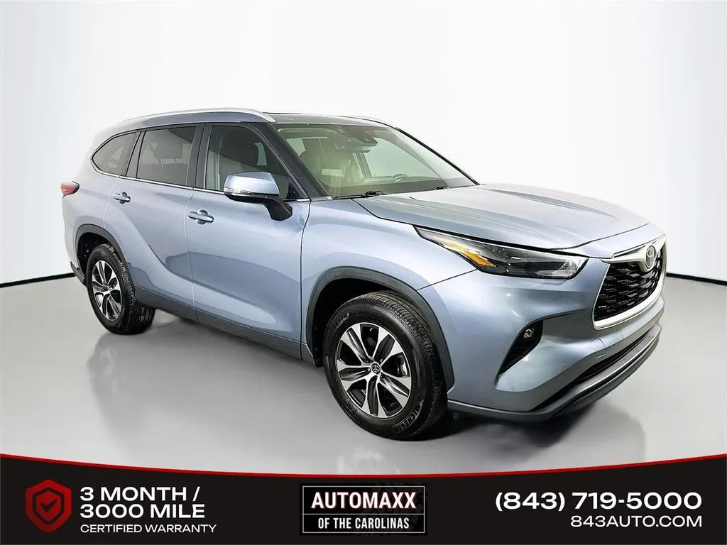 Blue 2023 Toyota Highlander XLE for sale in Summerville, SC