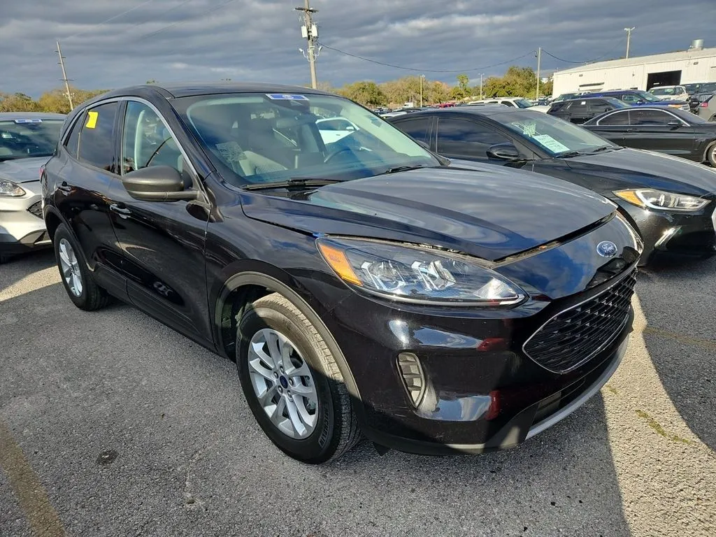 Black 2022 Ford Escape SE for sale in Summerville, SC