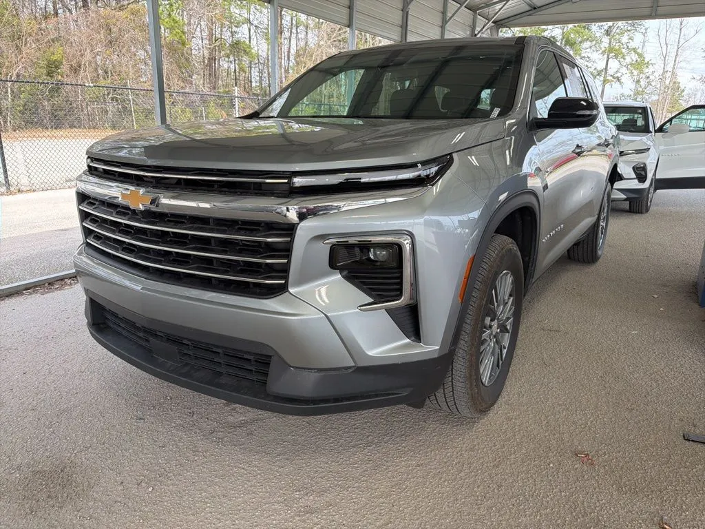 Gray 2025 Chevrolet Traverse LT for sale in Summerville, SC