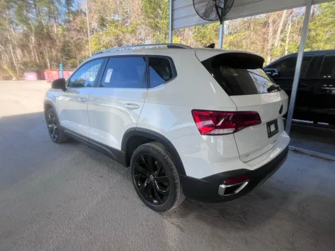 More photos of 2022 Volkswagen Taos 1.5T SE at Automaxx of the Carolinas, SC