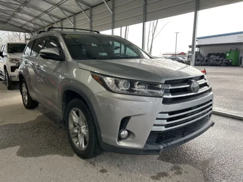 Silver 2018 Toyota Highlander Limited for sale in Summerville, SC