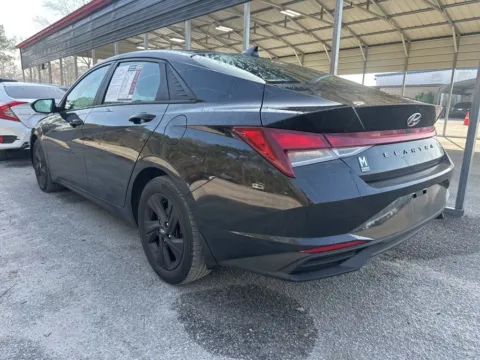 More photos of 2022 Hyundai Elantra SEL at Automaxx of the Carolinas, SC