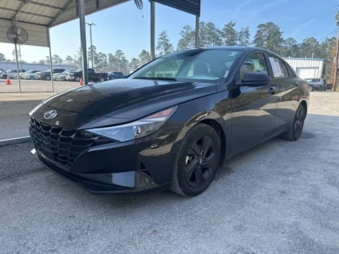 Black 2022 Hyundai Elantra SEL for sale in Summerville, SC
