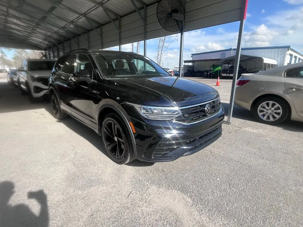 2023 Volkswagen Tiguan SE R-LINE BLACK