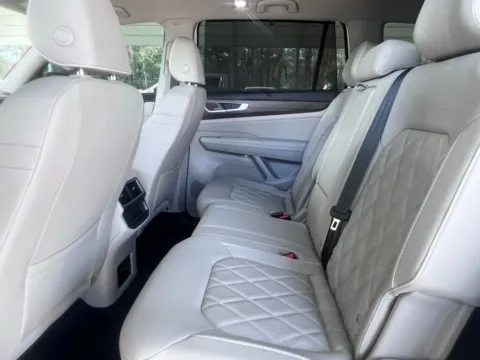 More photos of 2024 Volkswagen Atlas 2.0T SEL Premium R-Line at Automaxx of the Carolinas, SC