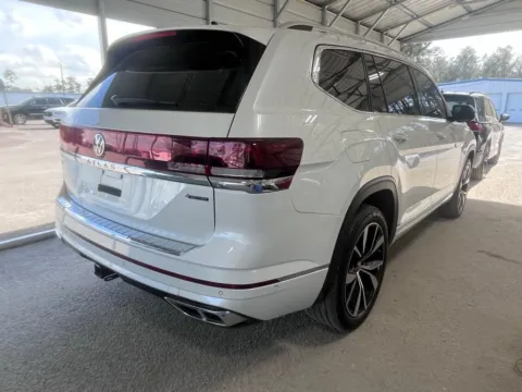 More photos of 2024 Volkswagen Atlas 2.0T SEL Premium R-Line at Automaxx of the Carolinas, SC