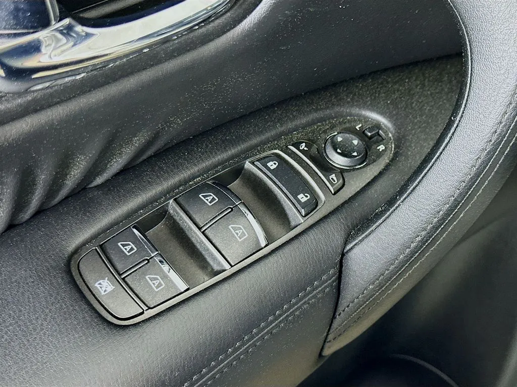 2023 Nissan Armada SL - Photo 20