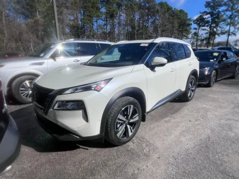 White 2023 Nissan Rogue SL for sale in Summerville, SC